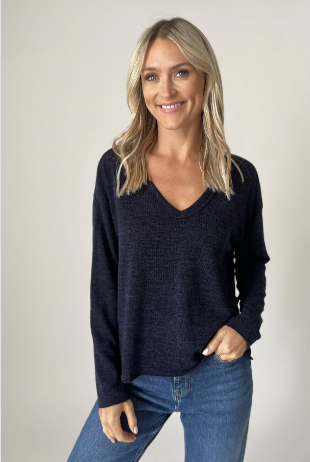 Hemmed Sweater Dark Blue Harriman Clothing Co.