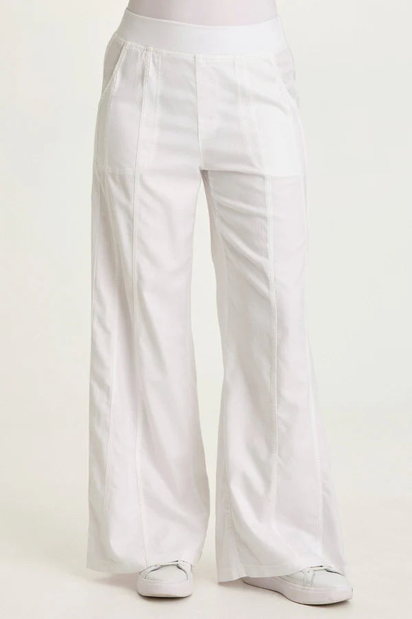 Geraldine Pant | White