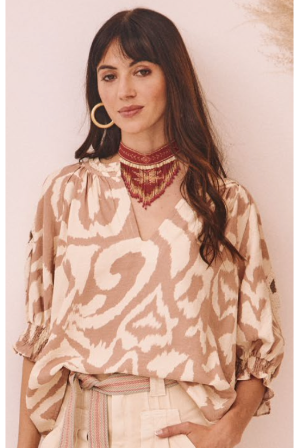 3/4 Sleeve Blouse w/ Applique Print | Sand