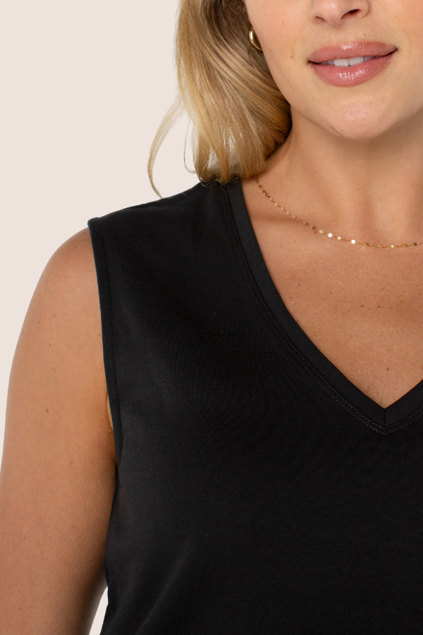 Sleeveless V-Neck Woven Knit Top | Black