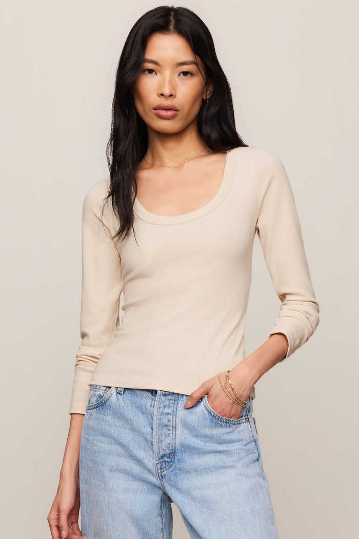 Greyson Scoop Long Sleeve Tee | Chalk, Heather Ash, Black