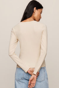 Greyson Scoop Long Sleeve Tee | Chalk, Heather Ash, Black