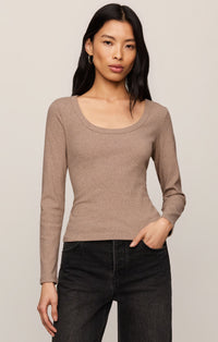 Greyson Scoop Long Sleeve Tee | Chalk, Heather Ash, Black