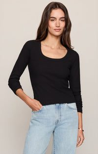 Greyson Scoop Long Sleeve Tee | Chalk, Heather Ash, Black