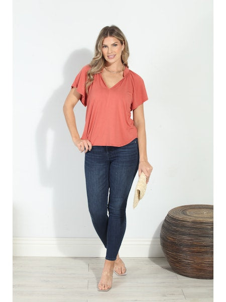 SPLIT NECK SS TOP